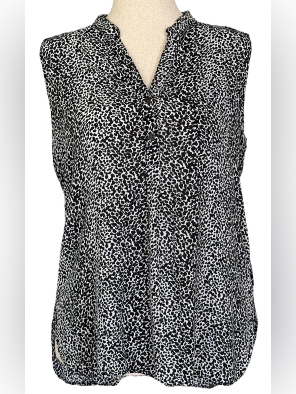 Sleeveless Black & White Leopard Print V-Neck Top